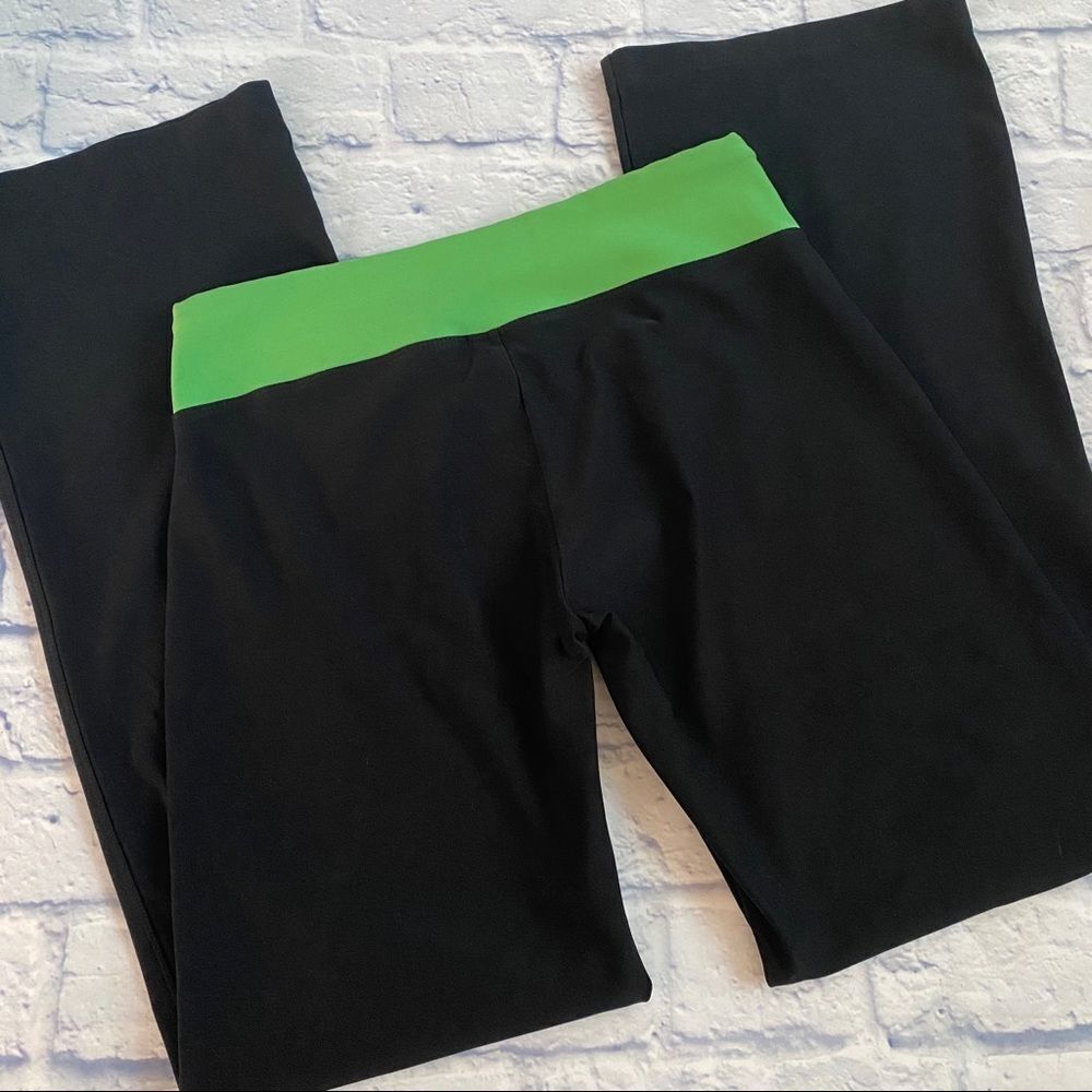 Nike Black/Green Wide Waistband Boot Cut Yoga Pants EUC Small - Picture 5 of 11